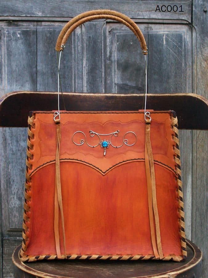 Cartera de cuero artesanal